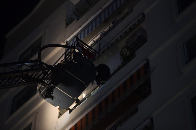 Hà Nội: Cháy nhà chung cư trên đường Trần Thái Tông, nhiều cư dân hoảng loạn tháo chạy